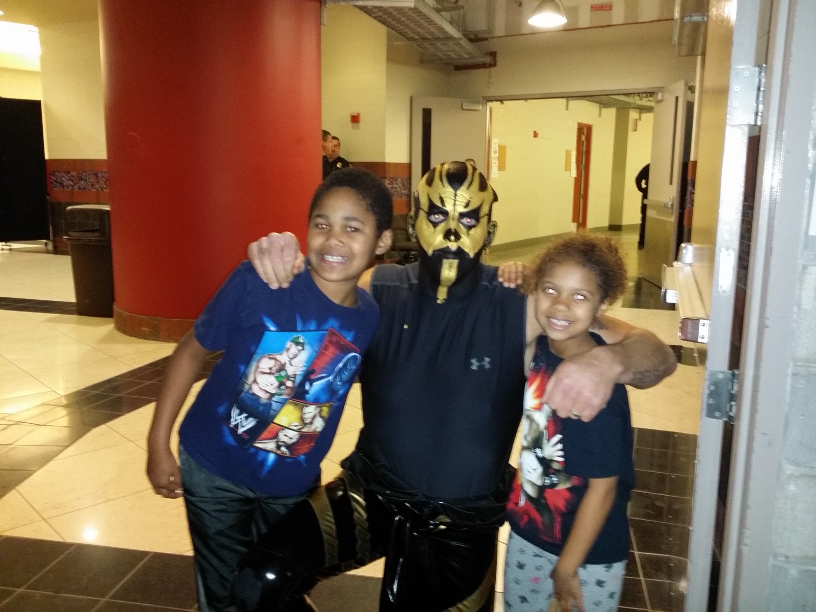 Goldust with Kip's kids backstage